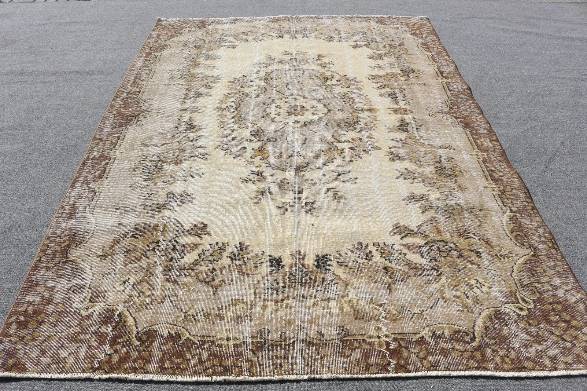 6,7 x 9,3 Fuß großer türkischer Teppich, brauner Vintage-Orientalteppich - 1