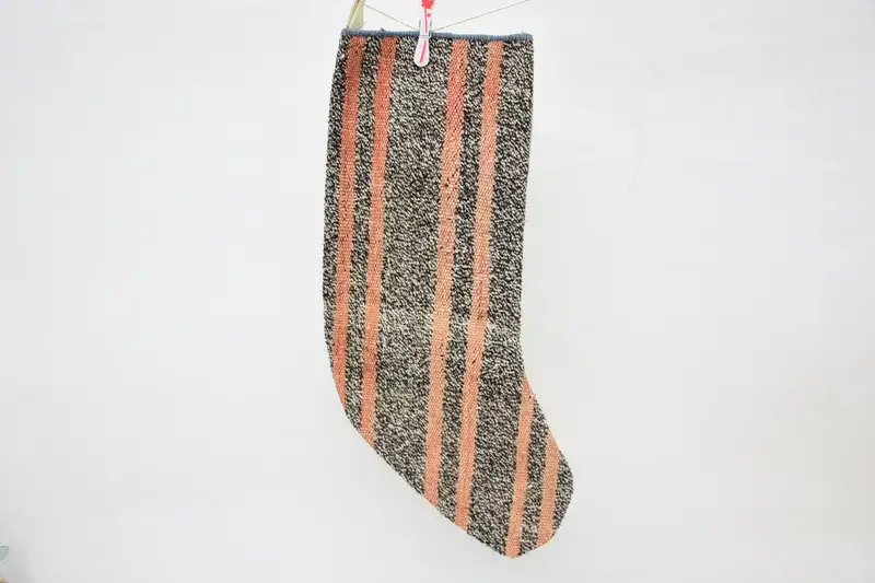 Medias festivas de adornos navideños marrones y naranjas, decoración navideña