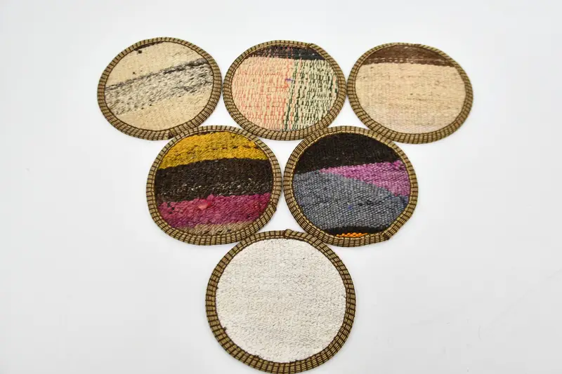 ボヘミアンラウンドコースターセット、ベージュとホワイトの滑り止めコースター