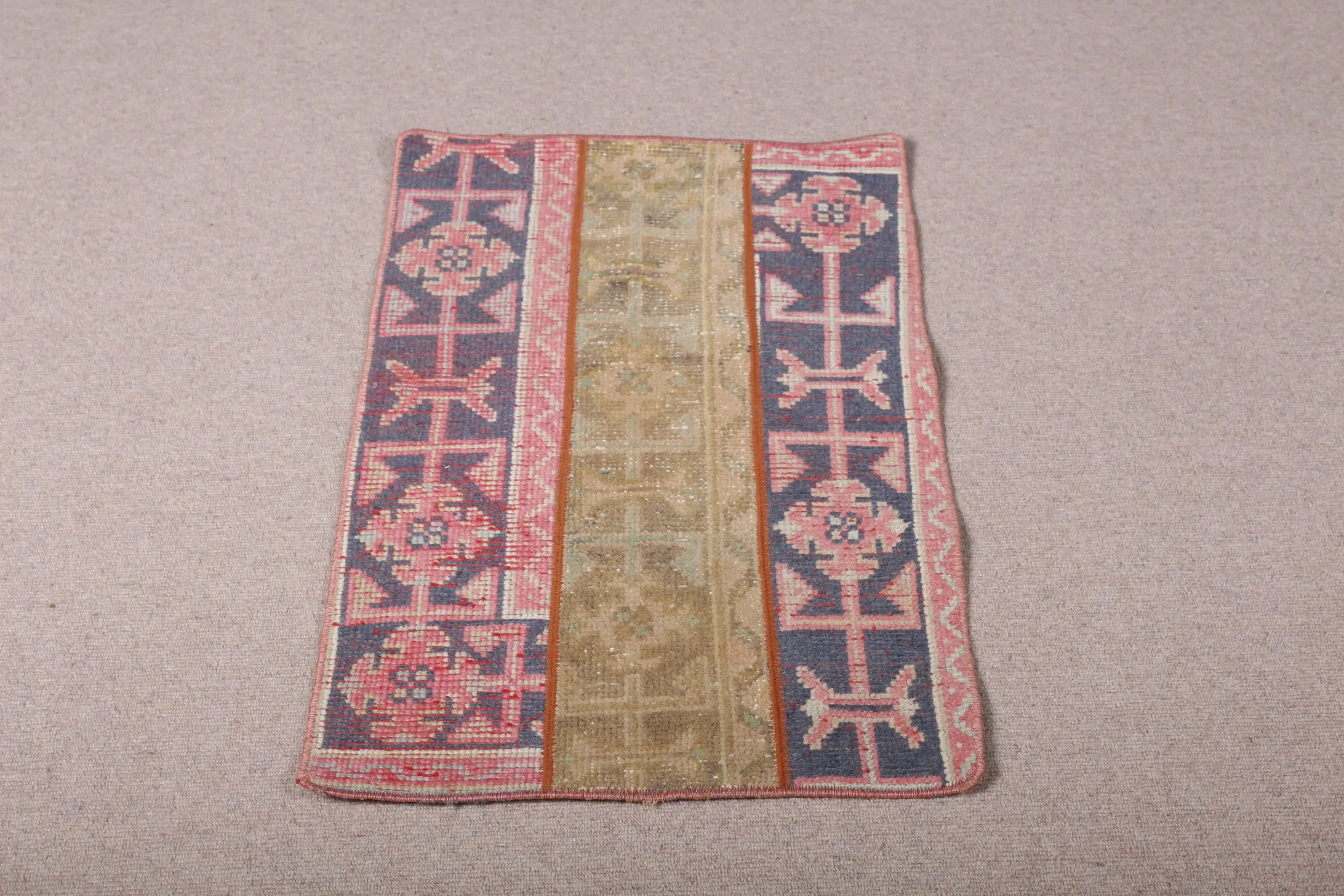 Türkischer Vintage-Teppich, 1,8 x 3 Fuß großer Teppich, roter Teppich mit kleinen Pflanzen und Bäumen - 1