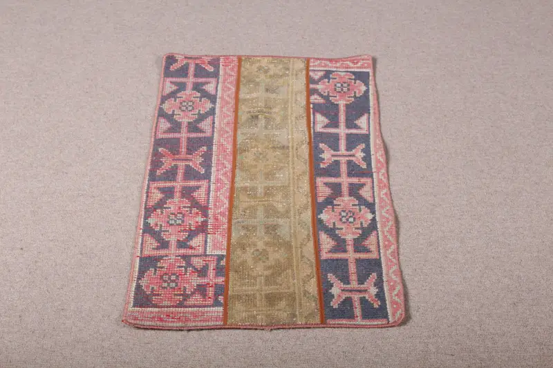 Red & Green Rug, 1.8x3 ft Botanical Design