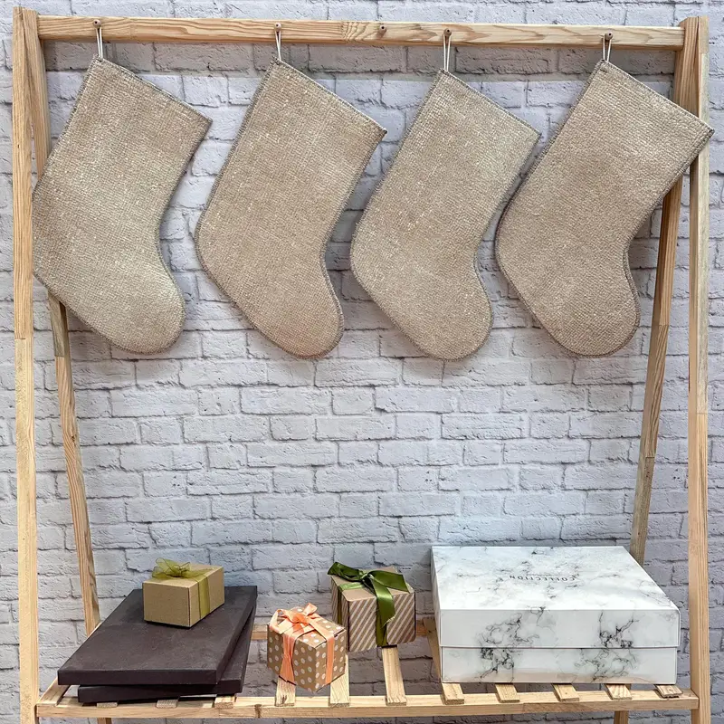 Medias navideñas festivas grises y rosas, medias navideñas con estampado de adornos