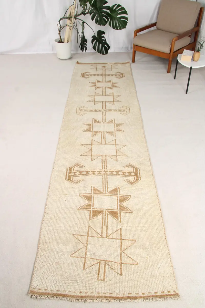 Turkish Runner Rug 2.9x11.7 ft (89x358 cm), Herki White Striped Vintage Rug - 1