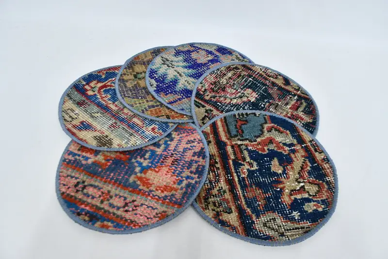 ボヘミアン サークル プレースマット、ブルー & レッド コットン ウール装飾