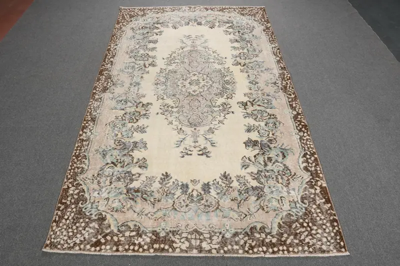5.5x9.6 ft Rug, Turkish Vintage Rug, Brown Check Wool Rug - 1