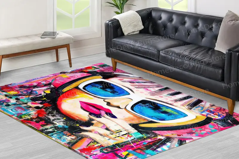 抽象的な女性のポートレートデザインが特徴のエレガントなプリントラグ