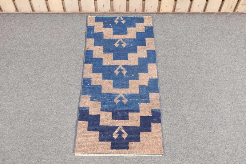 Handgefertigter blauer Teppich, 1,5 x 3,1 Fuß, florales und geometrisches Design