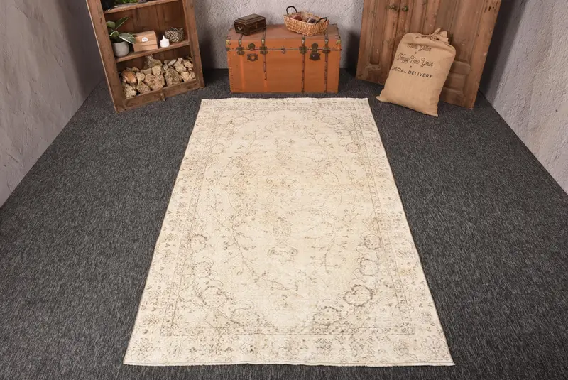 4.9x8.6 ft Vintage Large Rug, Turkish Beige Floral Rug - 1