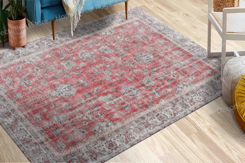 Alfombra estampada floral roja, diseño vintage de estilo antiguo apagado