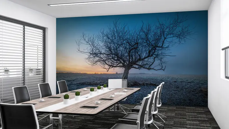 Elegante bedruckte Tapete: Baumlandschaft und Sonnenuntergang in der Natur