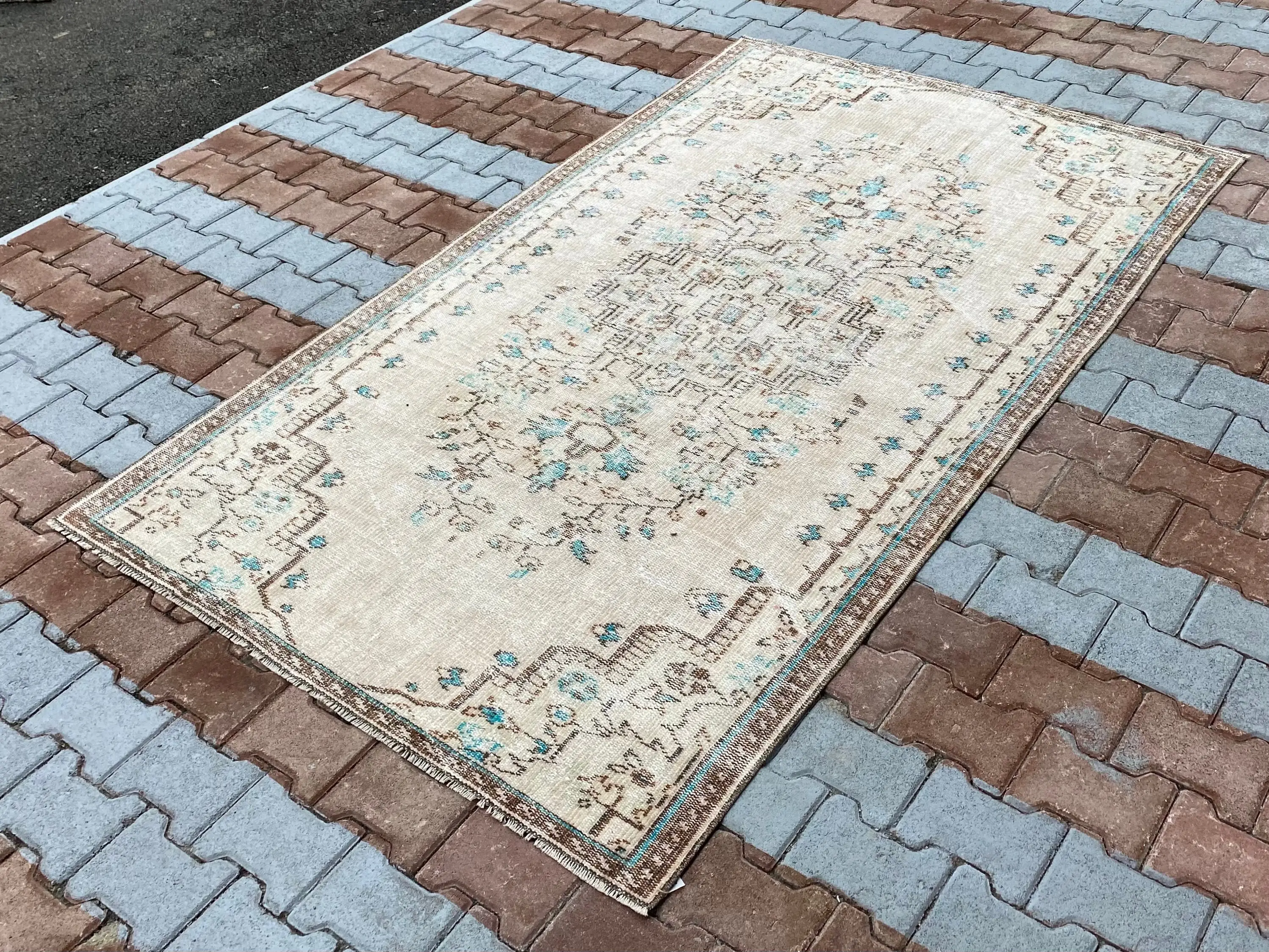 Vintage Area Rug 4.7x8 ft (142x245 cm), Turkish Blue Floral Rug - 1