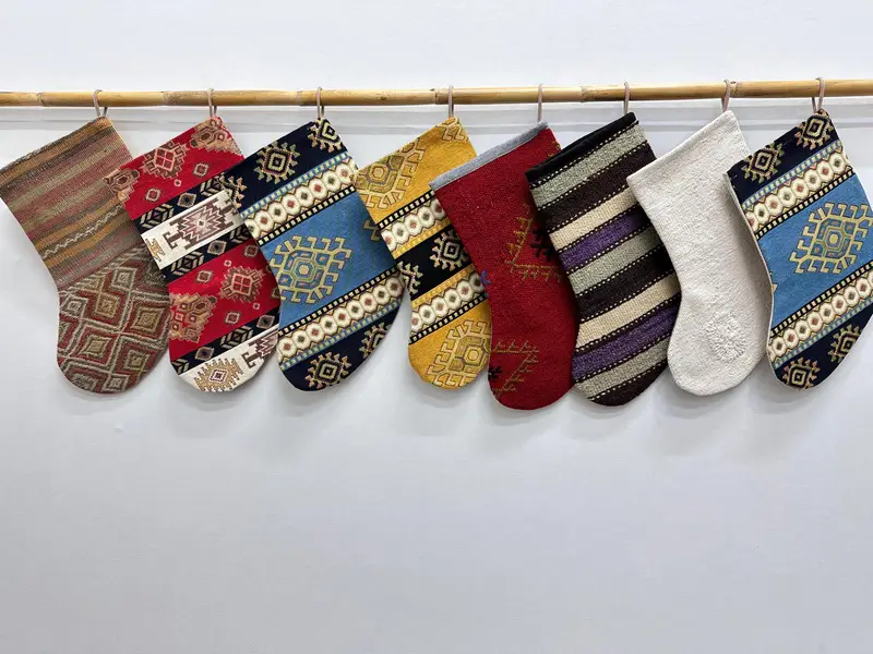 Patrón de adornos navideños festivos, calcetín Kilim de 7 pulgadas de ancho