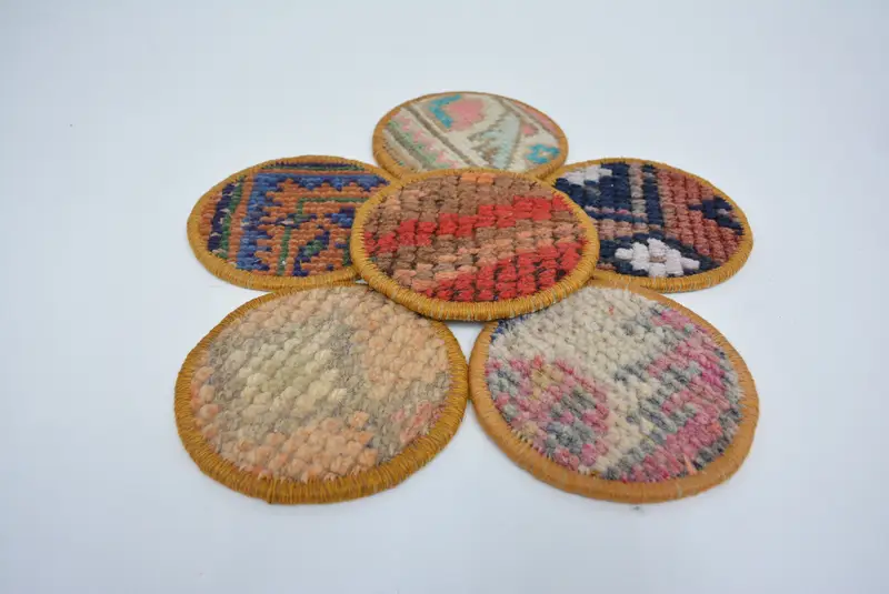 Posavasos redondo rojo y bronce, posavasos boho antideslizante