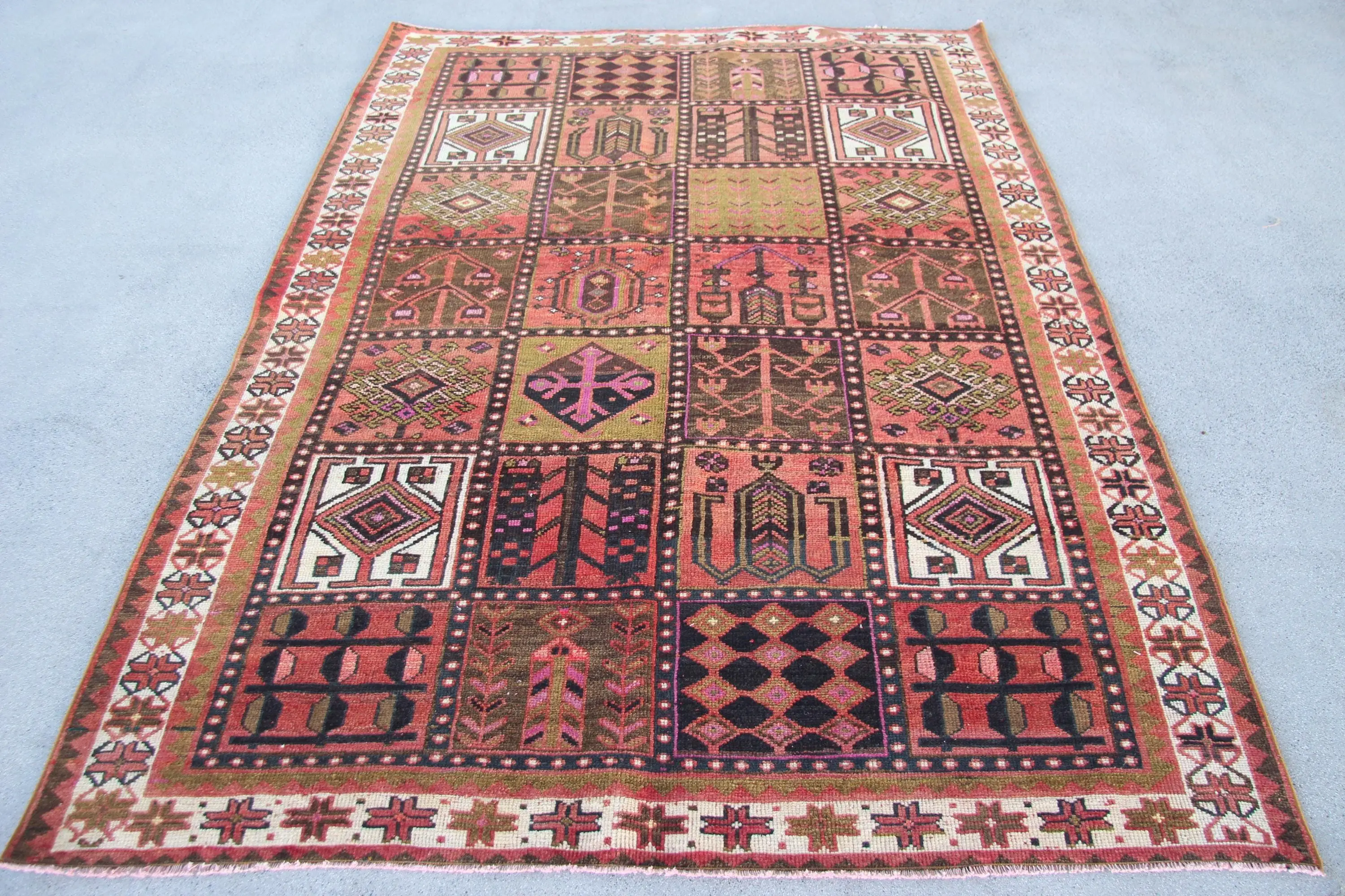 5.4x7.7 ft Halı, Türk Vintage Halısı, Kırmızı Çiçekli Halı - 1