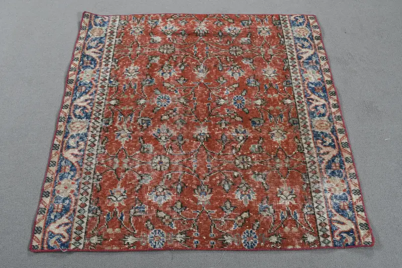 3,7x3,7 ft türkischer Teppich, kleiner Vintage Teppich, roter abstrakter Teppich - 1