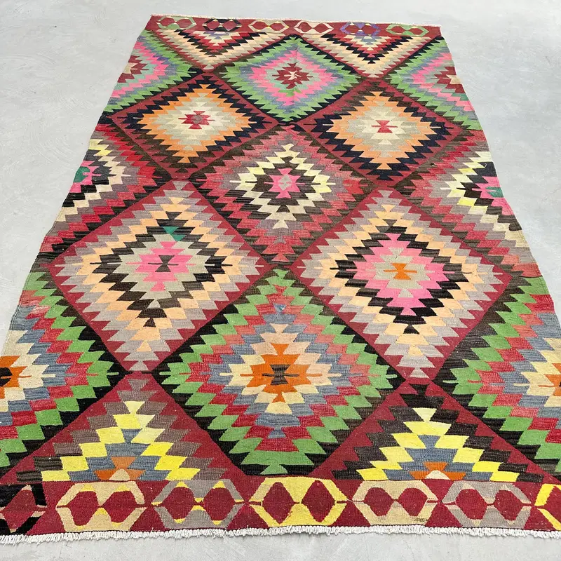 レッド&ブラックの幾何学模様のラグ、6.1x10.1フィートのエレガントな装飾