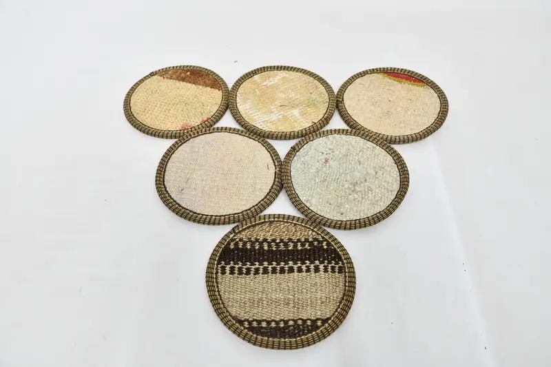 Posavasos redondos bohemios beige y marrón, posavasos bohemios con estilo