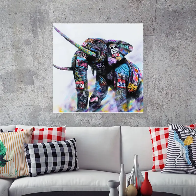 Elegantes, farbenfrohes, mit Elefanten bedrucktes Glas – einzigartige Tiergraffiti