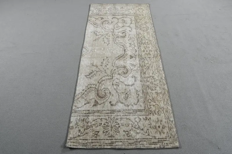 Vintage Halı, Accent 2.6x6.3 ft Türk Halısı, Beyaz Patchwork Yün Halı - 1