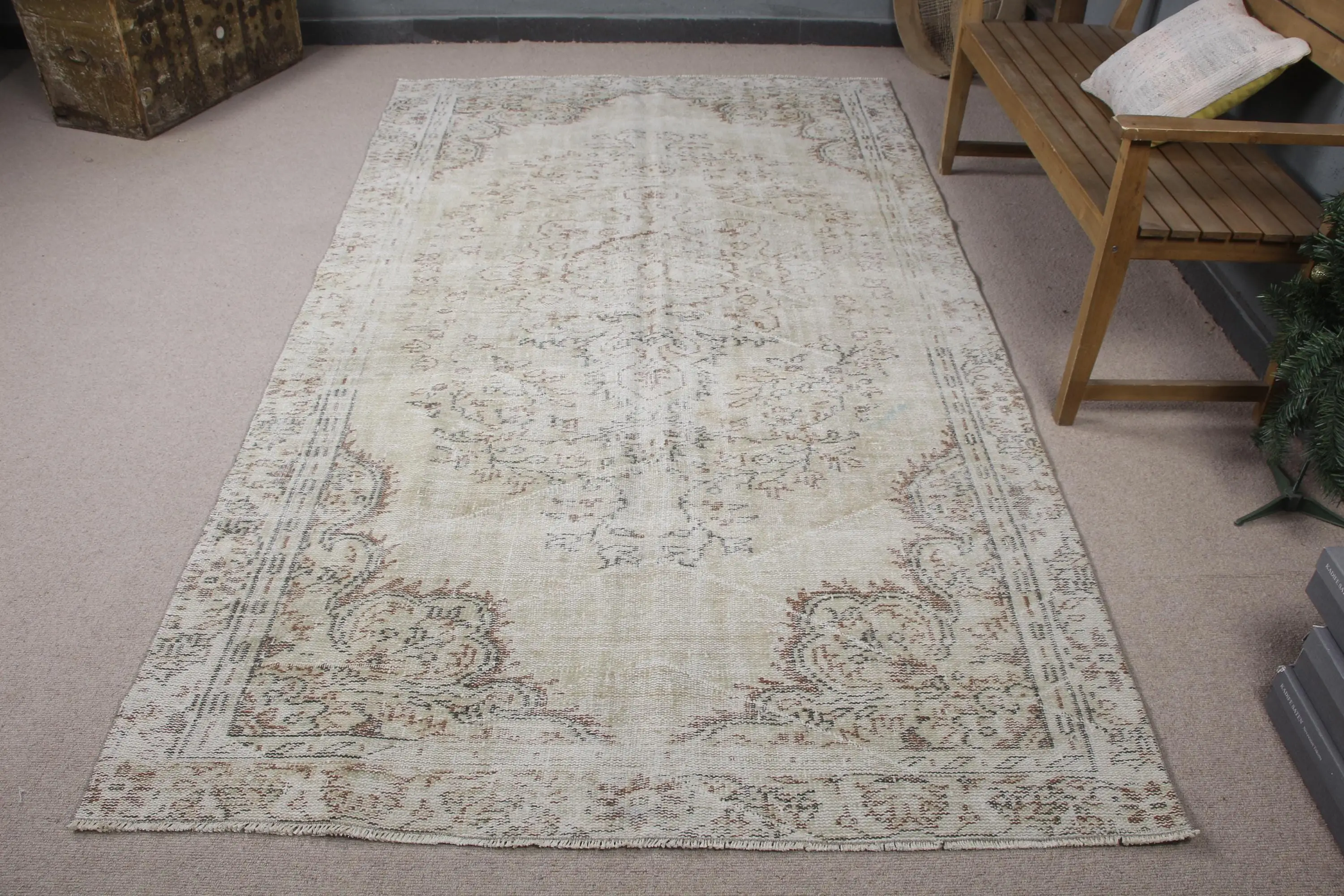 Türk Büyük Halı 5.5x9.4 ft, Beyaz İkat Vintage Yün Halı - 1