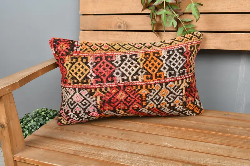 Almohada de tiro bordada roja y naranja, almohada geométrica hecha a mano de 12x20