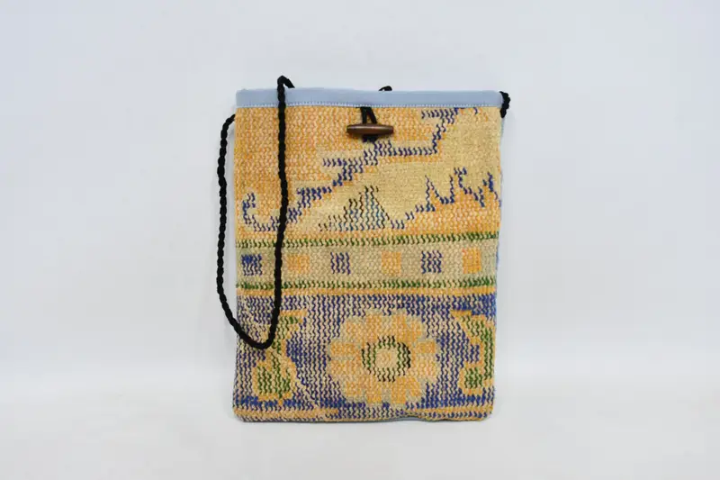 調節可能なストラップクロスボディキリムバッグ、ヴィンテージモチーフウールバッグ