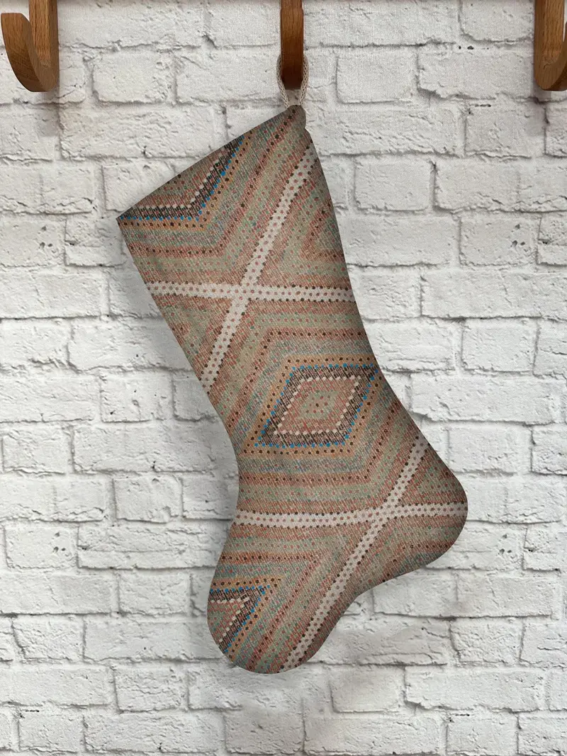 フェスティブプリントコージーストッキング：モダンなホリデーデコレーション＆ファミリーギフト
