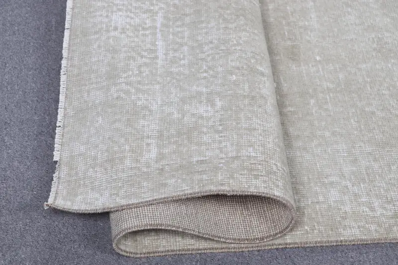 Eleganter grüner marokkanischer Teppich, 4,7 x 7,9 Fuß, schickes Dekor