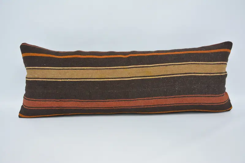 İşlemeli Kahverengi & Kırmızı Kırlent, Çizgili Kenevir Yastık