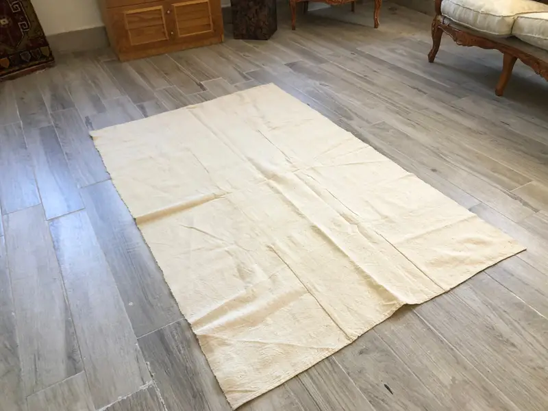 エレガントなホワイトラグ、3,67x5,67フィート、クリア仕上げ