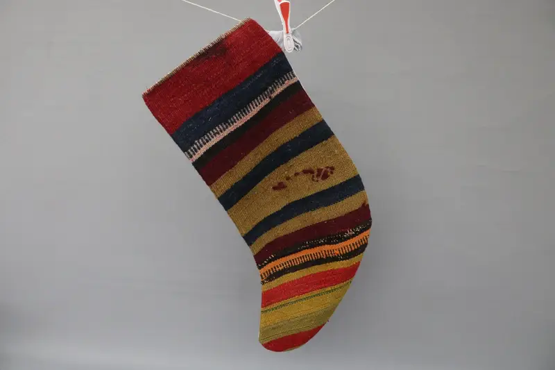 Calcetín de adornos navideños rojos y marrones, decoración navideña de 9 pulgadas de ancho