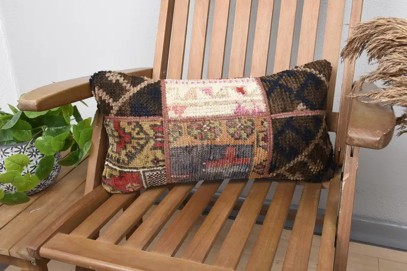 Braun & Beige besticktes Wurfkissen, 10x20 handgemachtes Leinenkissen