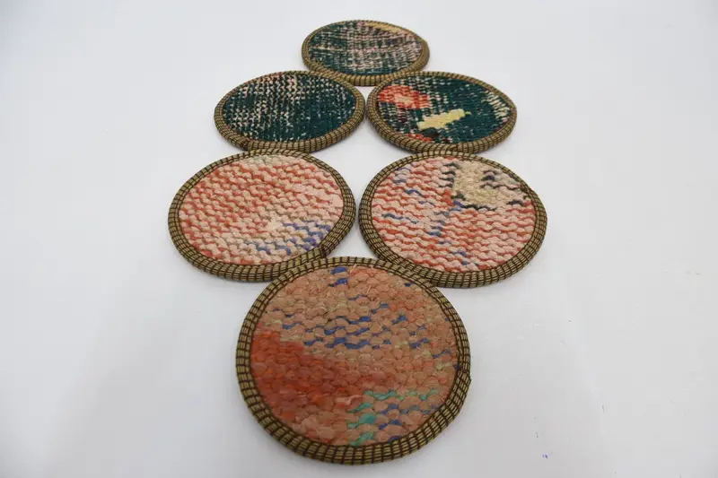 Böhmischer runder Untersetzer, roter und brauner Untersetzer