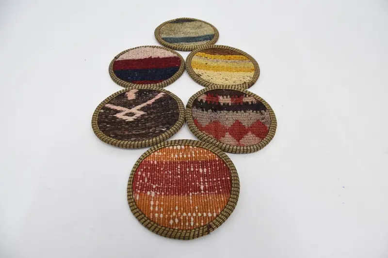 Einzigartiges Untersetzer-Set in Orange und Rot, handgefertigte Stammes-Untersetzer