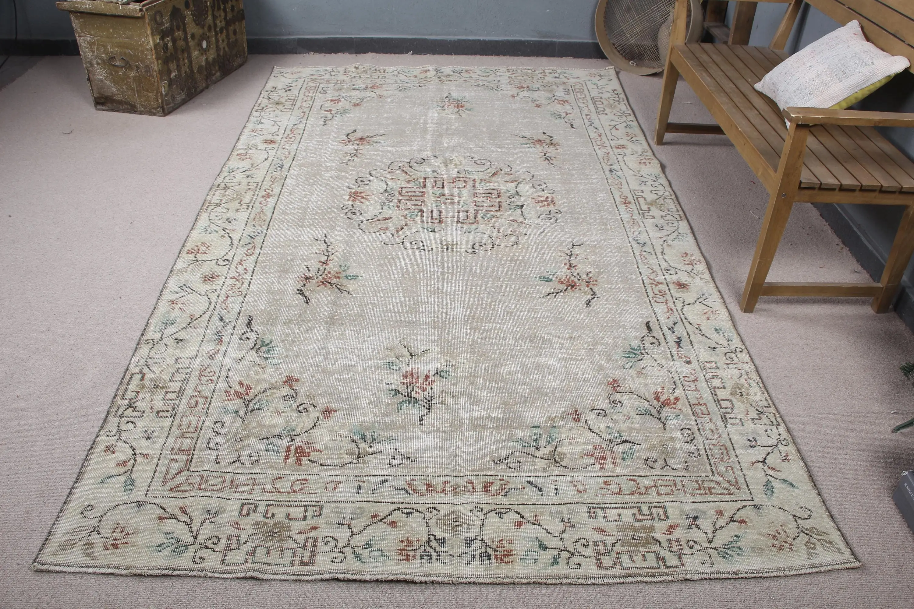 Vintage 5.7x9.9 ft Halı, Büyük Türk Halısı, Beyaz Kamuflaj Yün Halı - 1