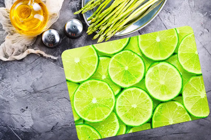 レモン柄グリーンガラスまな板、モダンキッチンエッセンシャル