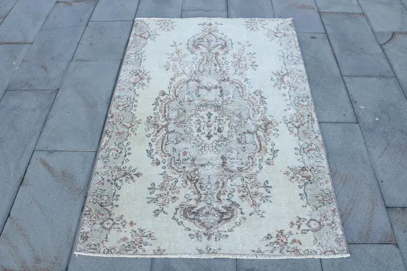Alfombra Elegante Floral Beige y Marrón 100x120cm