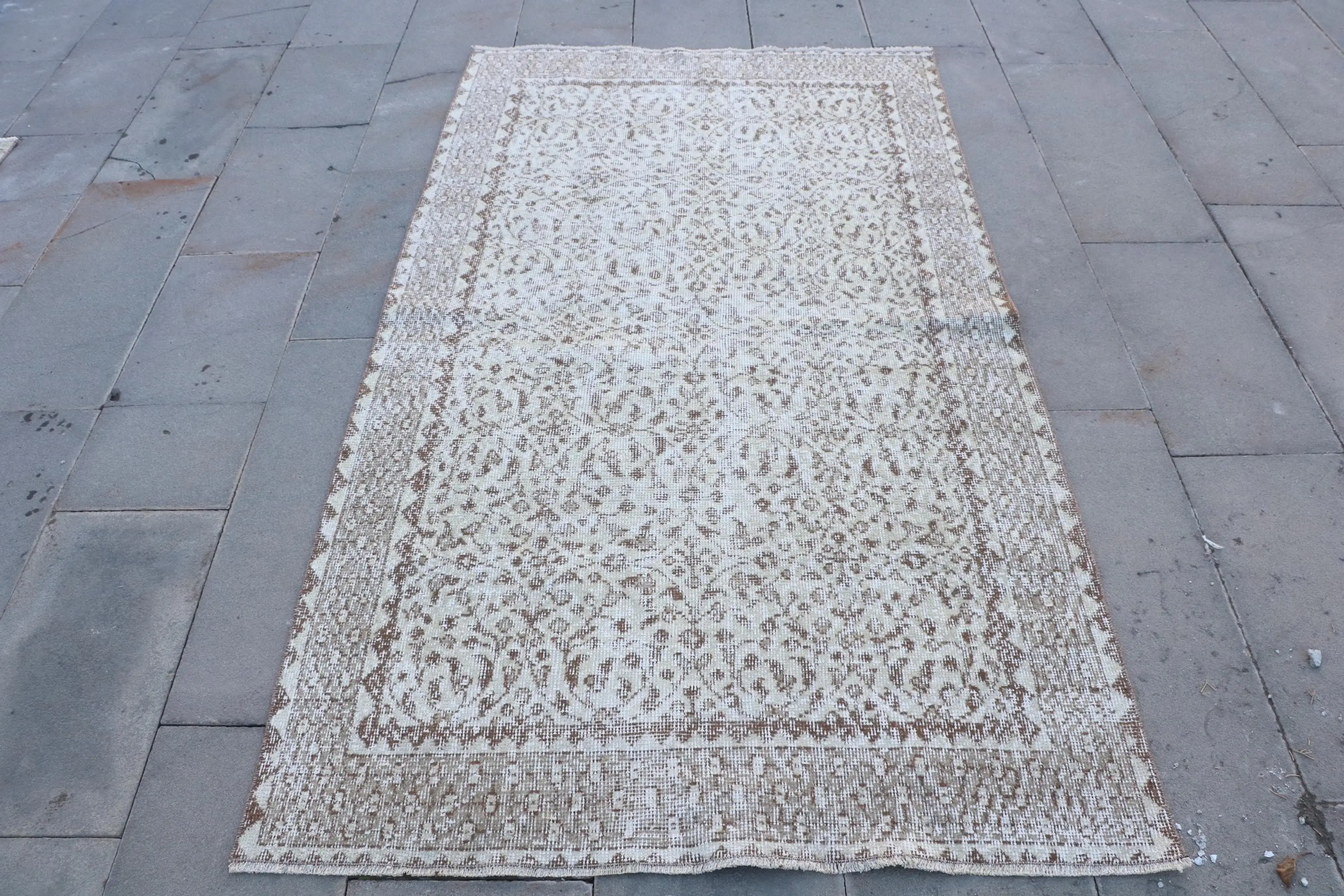 Vintage Teppich, Fläche 3,8x6,7 ft Teppich, weißer Südwestteppich - 1