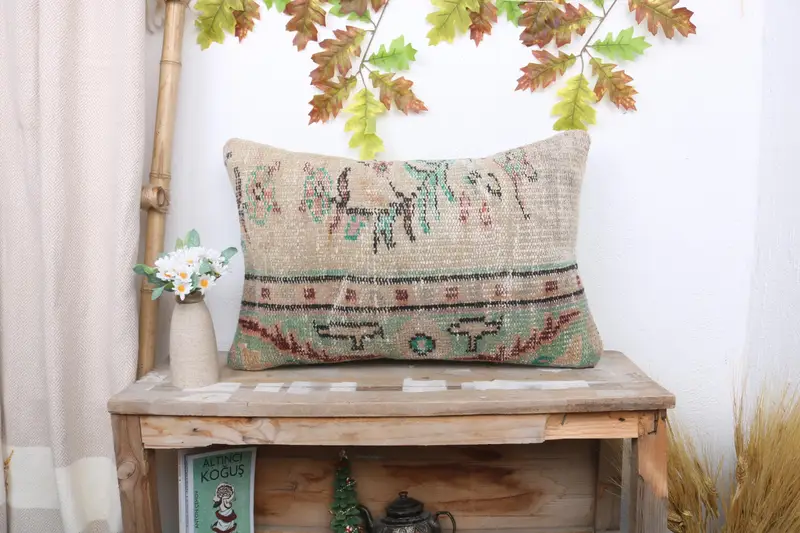 Grünes und braunes Blumenkissen, 16x24 handgemachtes Kissen