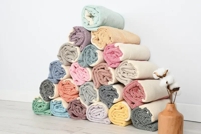 Türkischer Handtuchstrand, türkisches Handtuchmonogramm, Girl Trip Party Gunst, Hochzeit für Gunst, Brautjungferngeschenke, Mädchenwochenende Geschenke, Baumwolltuch - 1