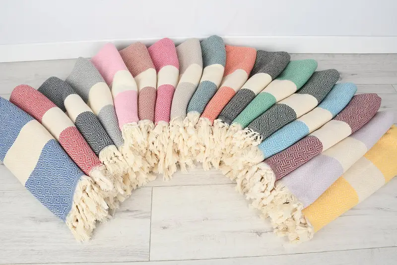 Türkischer Handtuchstrand, türkisches Handtuchmonogramm, Girl Trip Party Gunst, Hochzeit für Gunst, Brautjungferngeschenke, Mädchenwochenende Geschenke, Baumwolltuch - 5