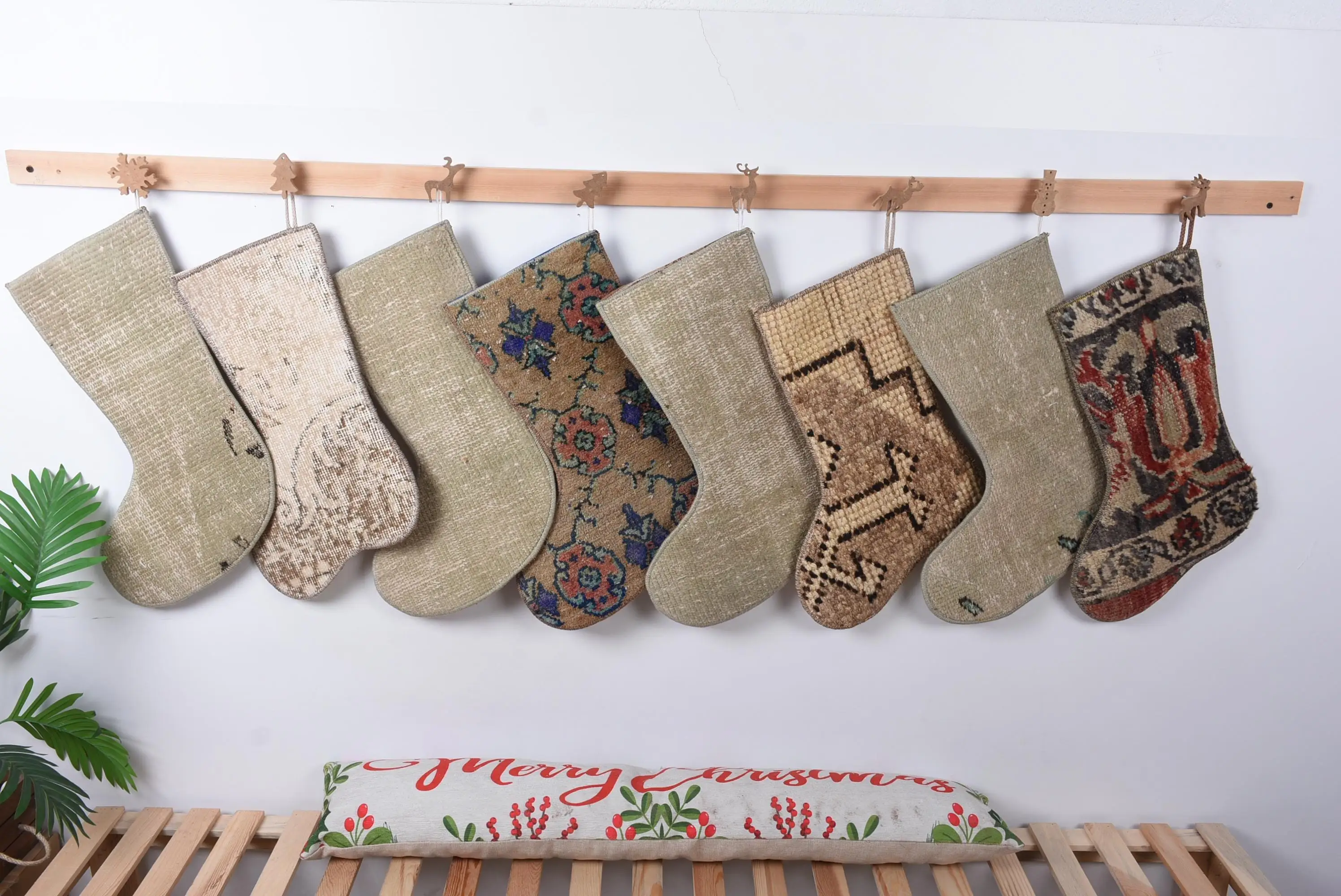 Şenlikli 7 İnç Noel Süs Çorabı, Benzersiz Tatil Dekoru - 1