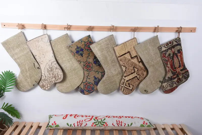 Şenlikli 7 İnç Noel Süs Çorabı, Benzersiz Tatil Dekoru