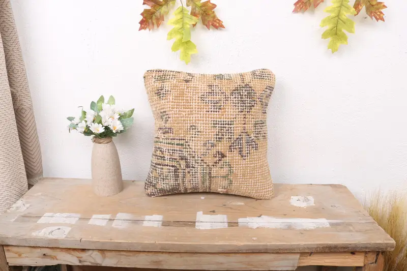 Turuncu & Yeşil Çiçek Kırlent, 12x12 Nakışlı Kırlent