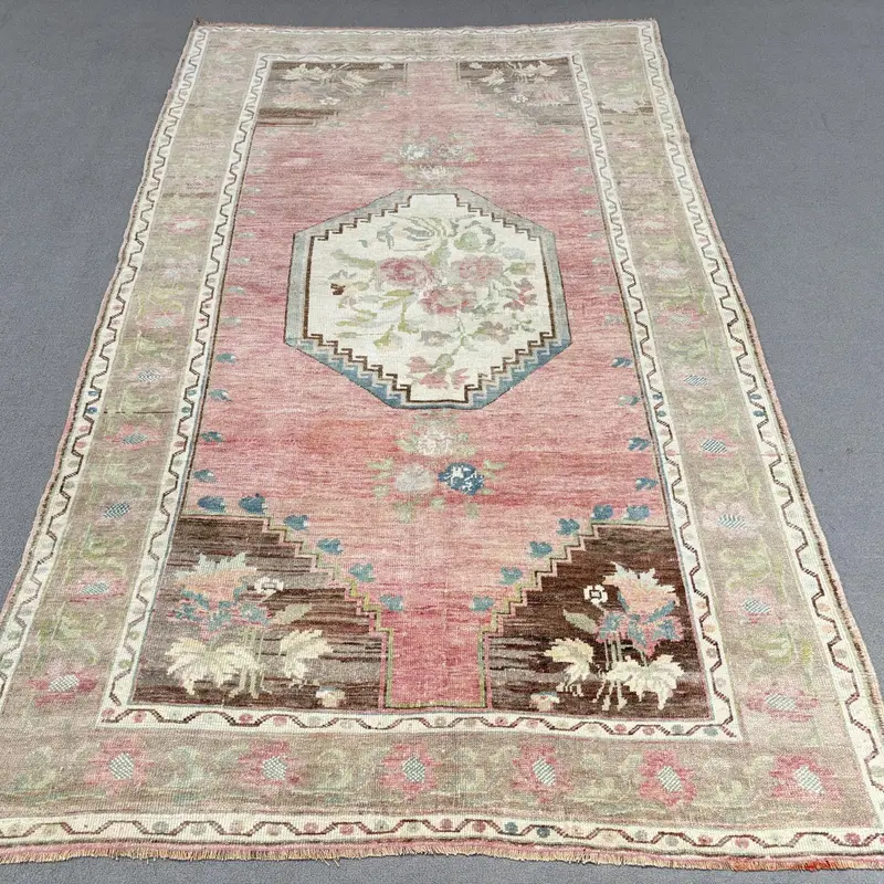 Elegant Pink Rug, 0.4x8.4 ft Oriental Design