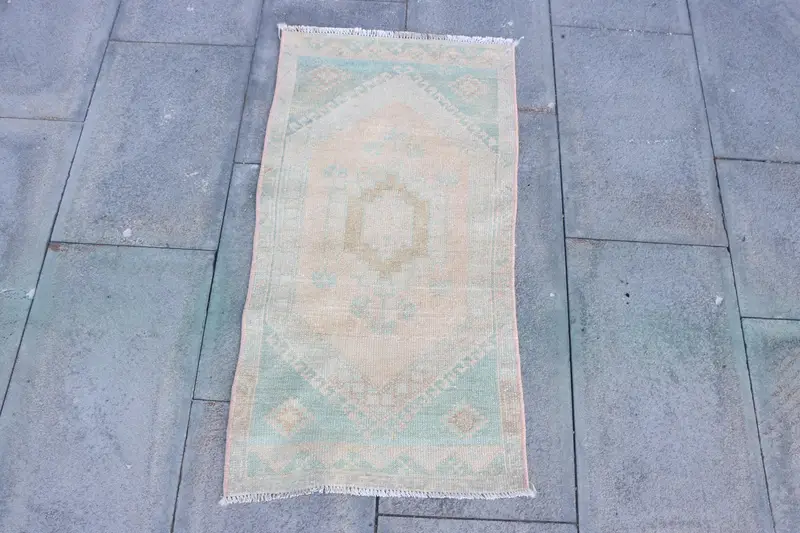 Eleganter beige-grüner Teppich, 1,5 x 3 Fuß, floral und geometrisch