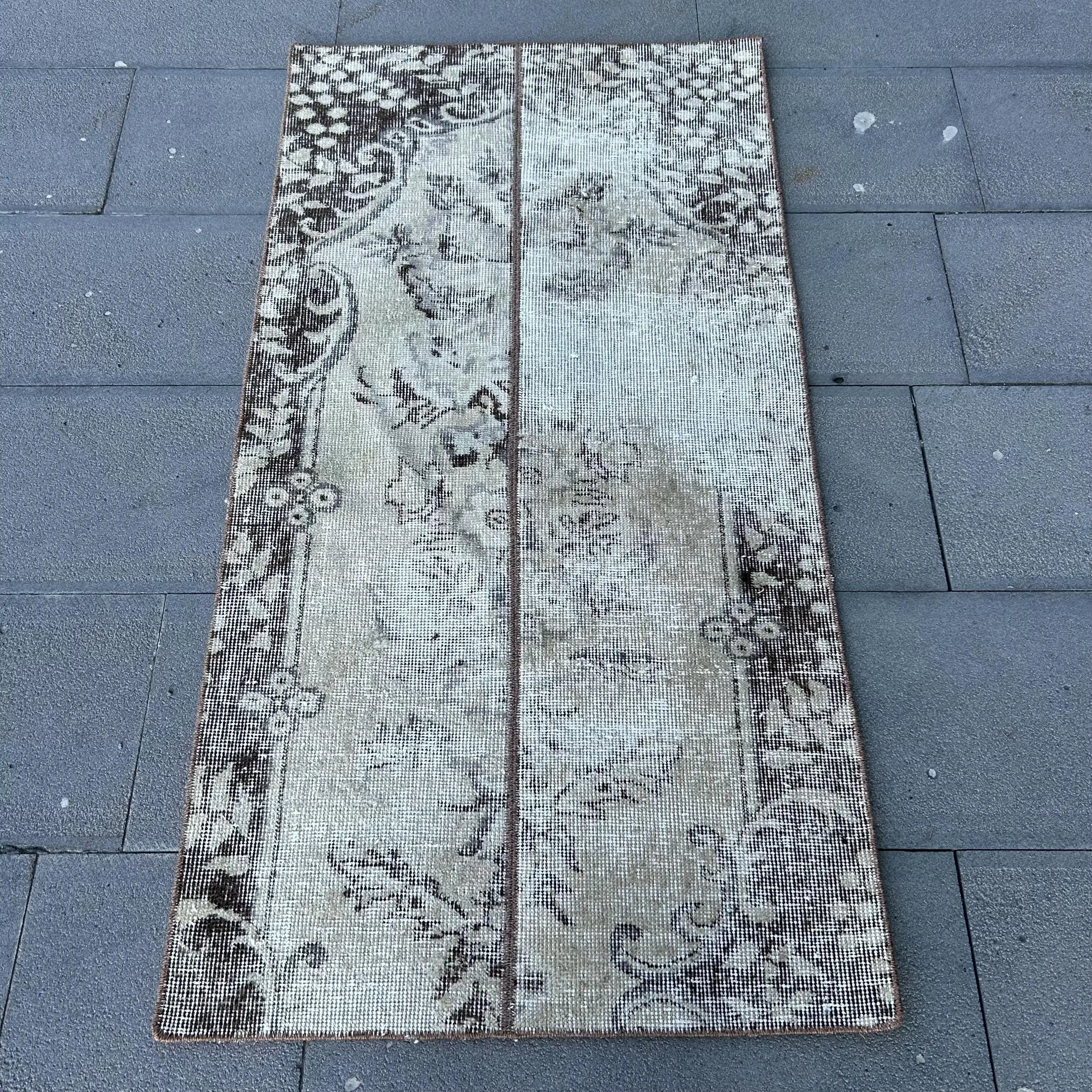 Turkish Vintage Rug 2.4x4.7 ft (73x144 cm), Gray Wool Rug - 1