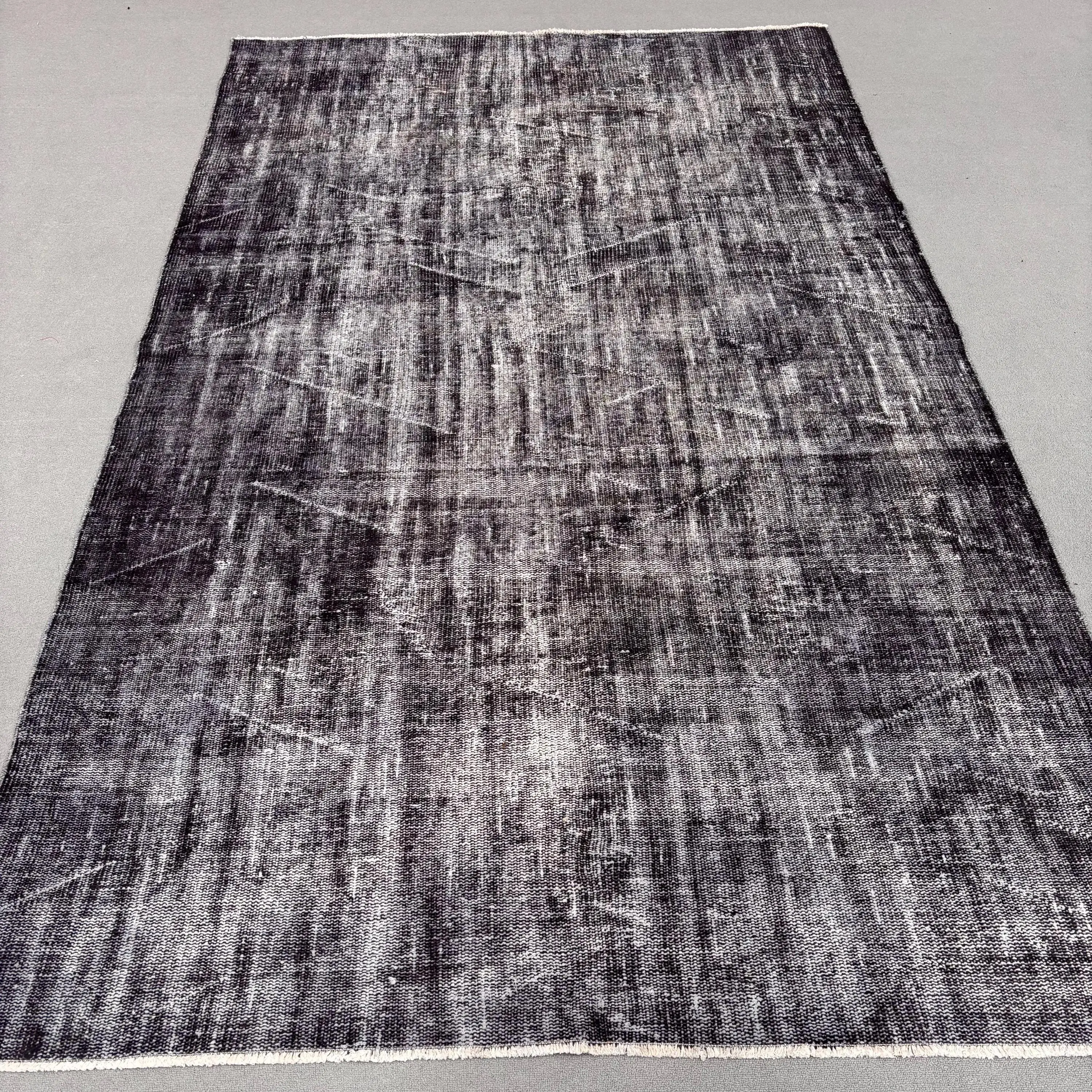 Vintage Halı, Büyük 5.8x9.4 ft Halı, Siyah Çiçekli Halı - 1