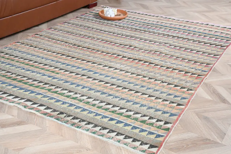 Gökkuşağı Çiçekli Halı, 5x6 ft Canlı Geometrik Tasarım