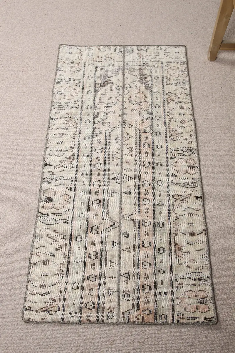 Alfombra turca, alfombra pequeña de 2x4,3 pies, alfombra vintage de lana de camuflaje blanco - 1